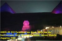 44828 09 010 Pyramiden von Gizeh, Blick von der Dachterrasse Hotel Mamlouk Pyramids, weisse Wueste, Aegypten 2022.jpg